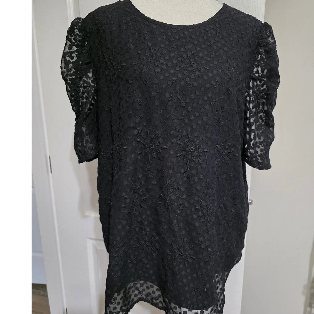 LOFT Blouse Womens L Black Swiss Dot Floral Eyelet Puff Sleeve Keyhole Back Work